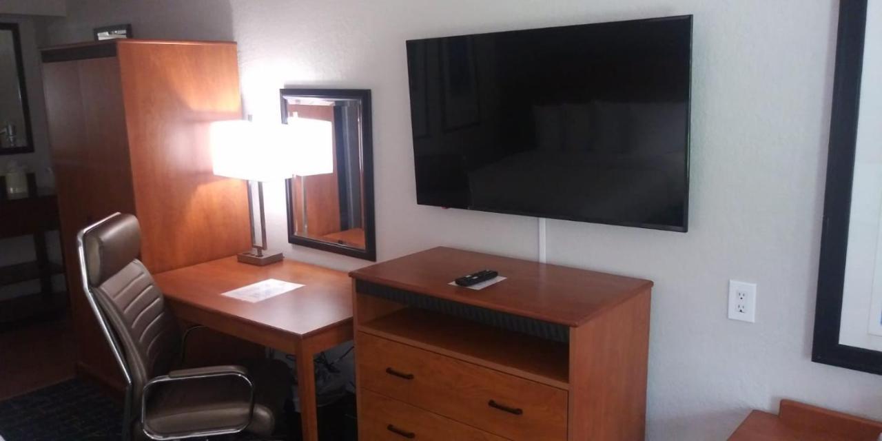 Surestay Plus Hotel By Best Western Clearwater Central Екстер'єр фото