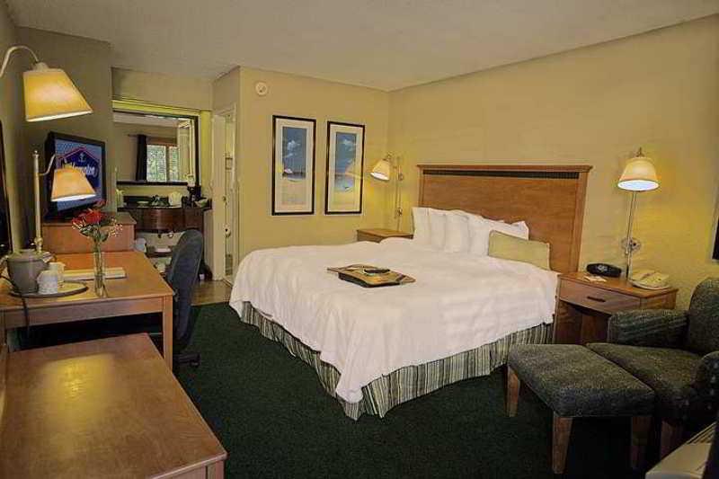 Surestay Plus Hotel By Best Western Clearwater Central Екстер'єр фото